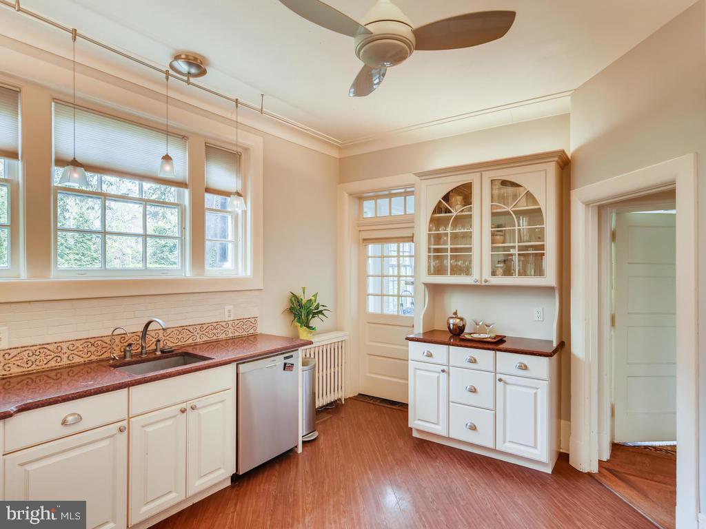 3813 Fenchurch Road Baltimore, MD 21218 - Photo 8 of 28 Gallery Image 8