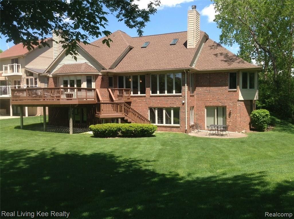 733 Augusta Drive Rochester, MI 48309 - Photo 32 of 53 Exterior rear wide.jpg