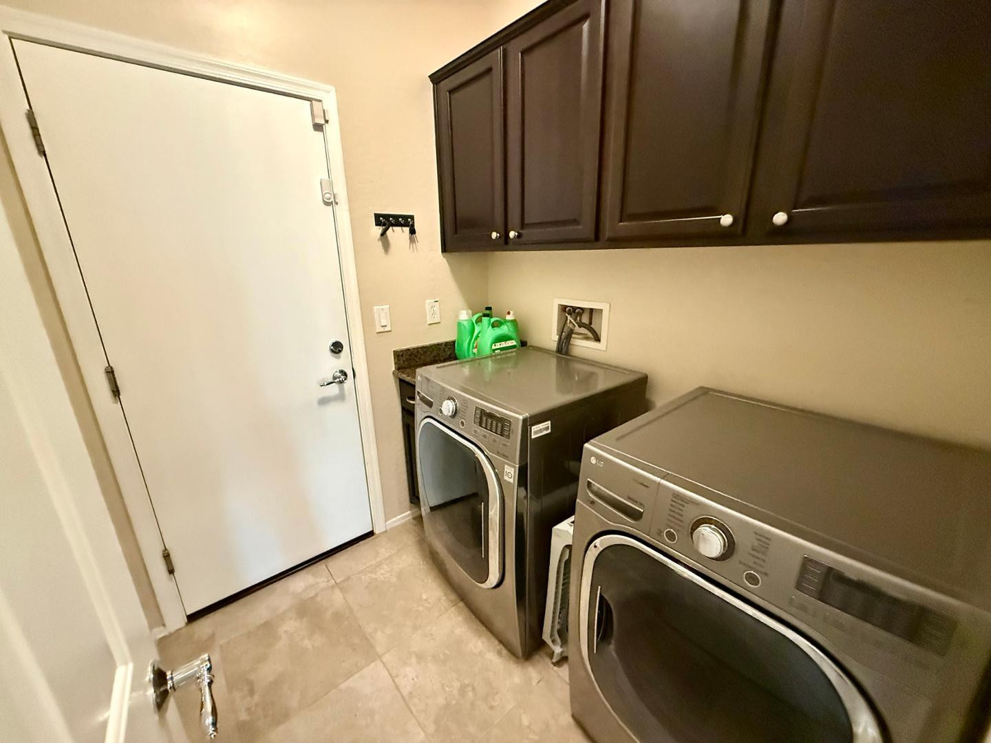 1929 West Black Hill Road Phoenix, AZ 85085 - Photo 21 of 26 a utility room with dryer and washer