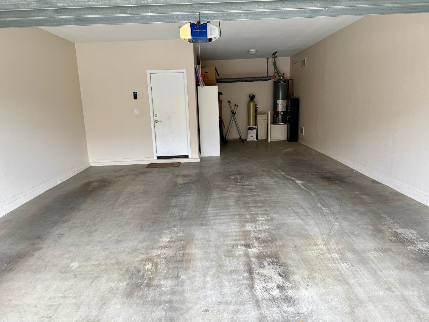 1929 West Black Hill Road Phoenix, AZ 85085 - Photo 24 of 26 a view of a garage