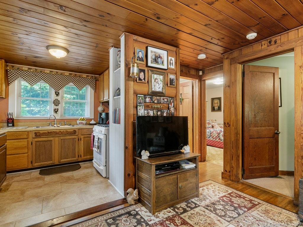 141 Willets Road Sylva, NC 28779 - Photo 31 of 48 Gallery Image 31