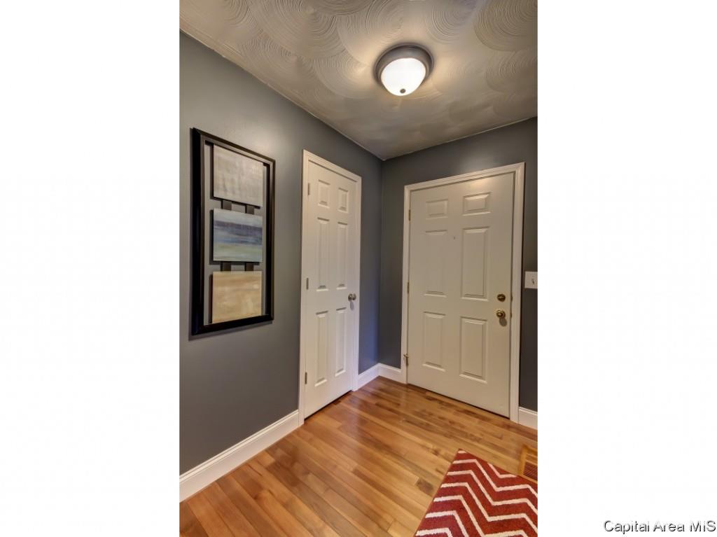 212 Tulip Drive Springfield, IL 62707 - Photo 3 of 36 Gallery Image 3