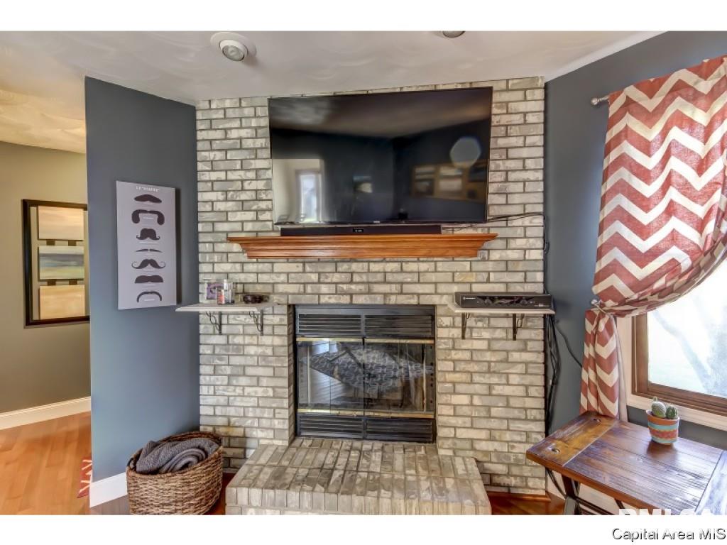 212 Tulip Drive Springfield, IL 62707 - Photo 5 of 36 Gallery Image 5