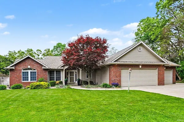 $489,900 | 58724 Baugo Crossing, Elkhart, IN 46517