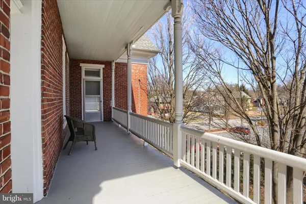 a car parked in front of a building