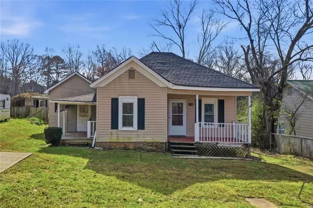 $205,000 | 174 Cherokee Avenue, Nelson, GA 30151
