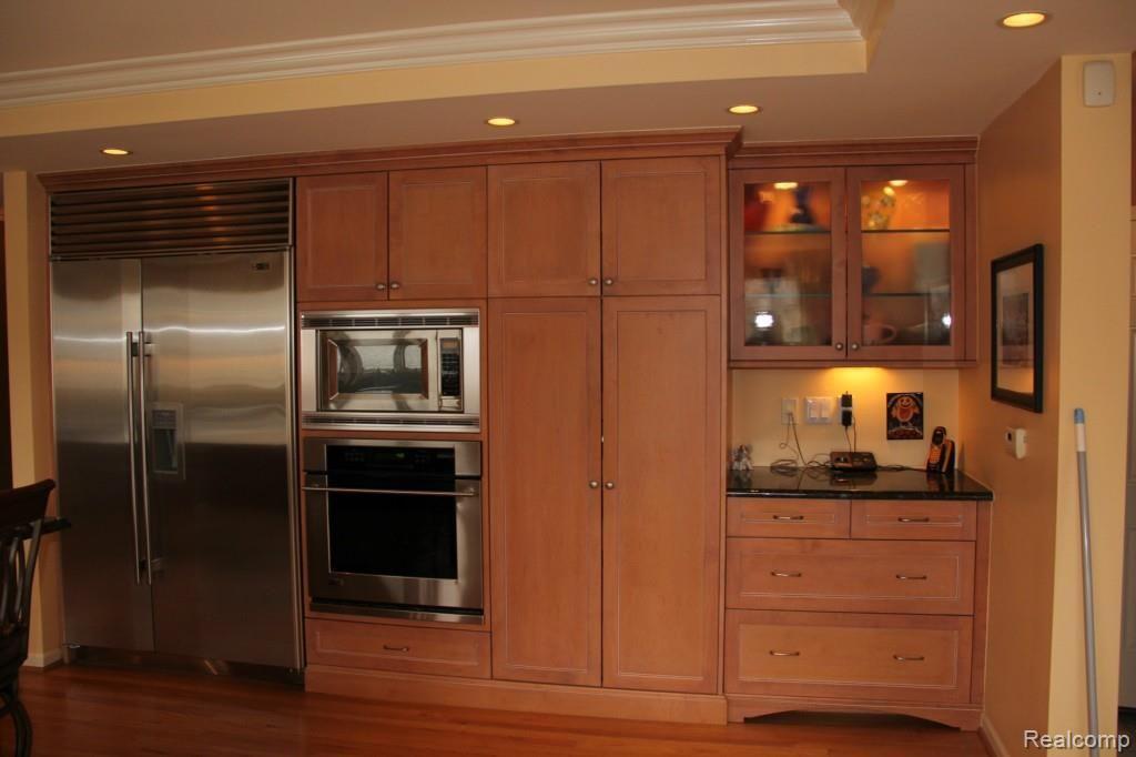 543 Overbrook Road Bloomfield Hills, MI 48302 - Photo 5 of 11 Kitchen Appliances