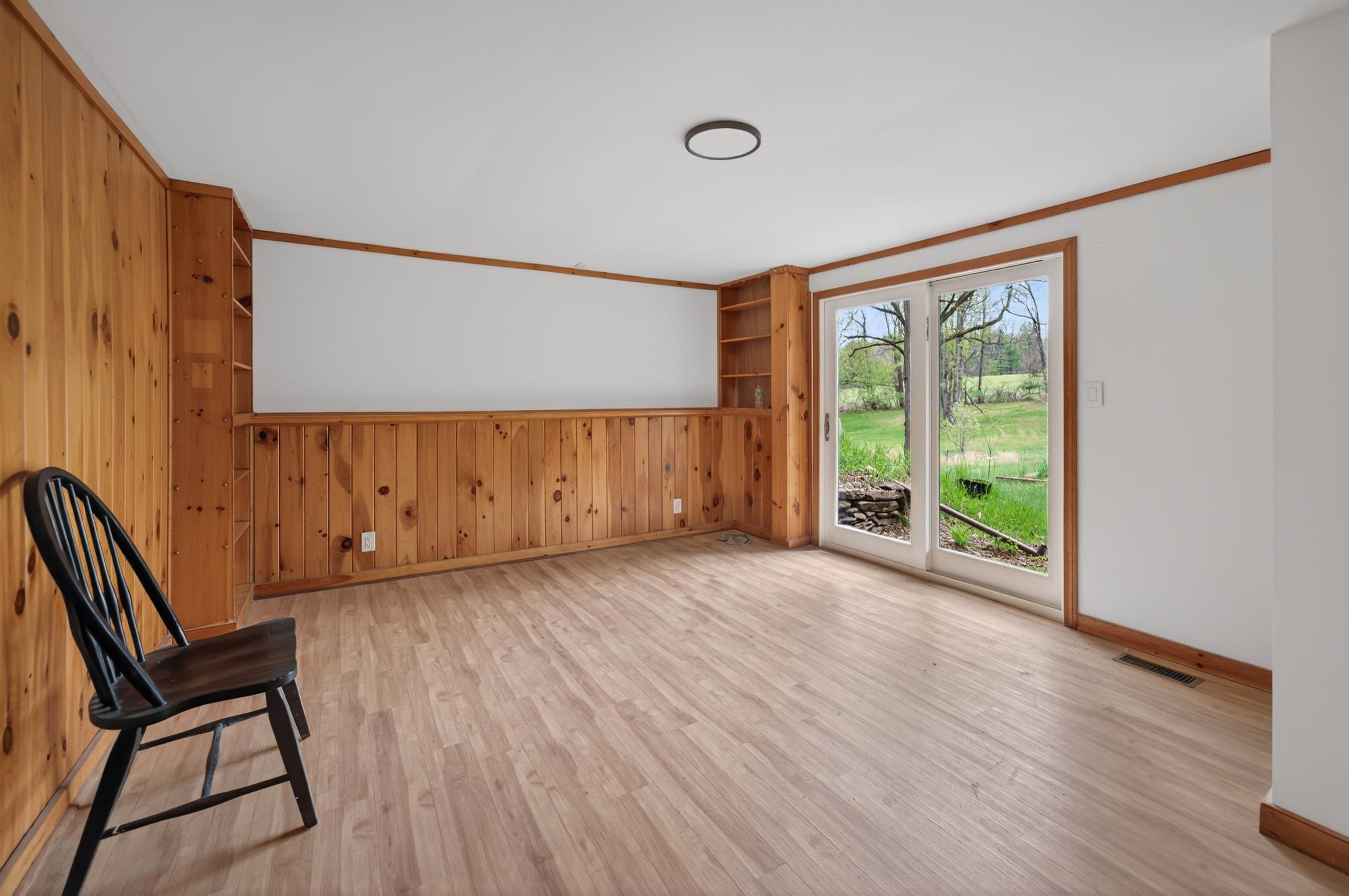 801 Newton Road Vernon, VT 05354 - Photo 10 of 12