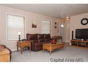 2409 Grom Drive Springfield, IL 62707 - Photo 2 of 16