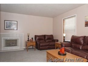 2409 Grom Drive Springfield, IL 62707 - Photo 4 of 16