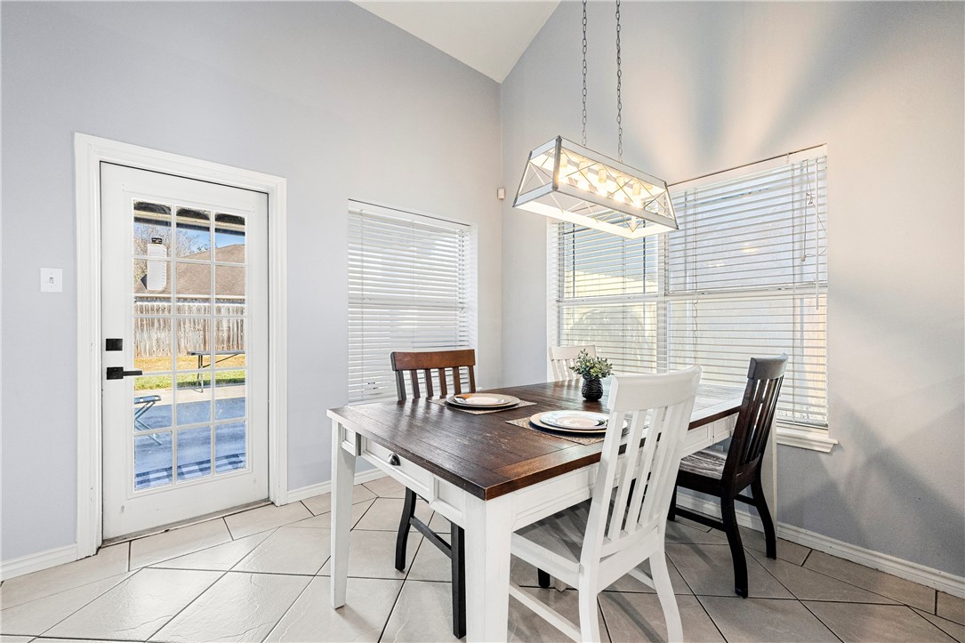 5410 Knights Circle Corpus Christi, TX 78413 - Photo 8 of 29