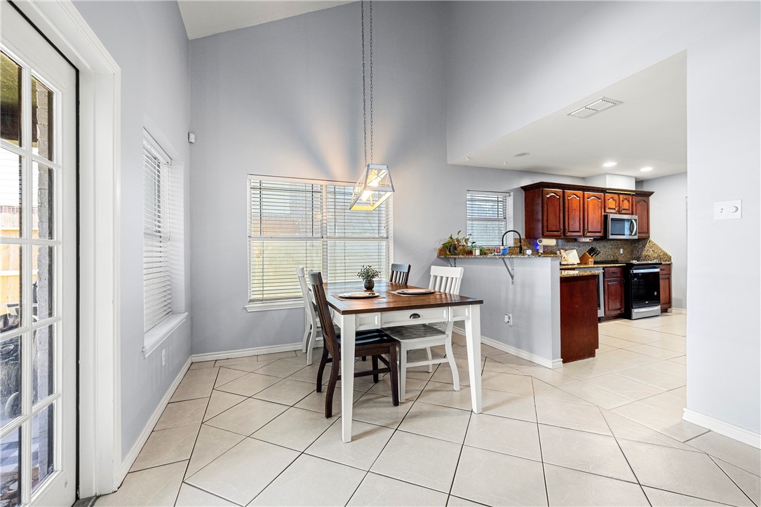 5410 Knights Circle Corpus Christi, TX 78413 - Photo 9 of 29