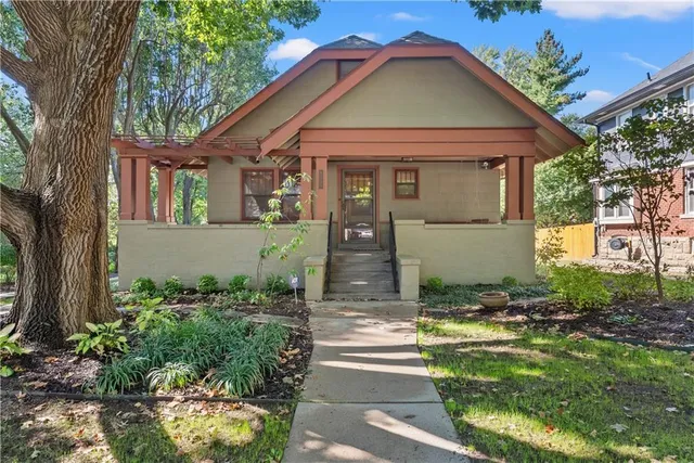 $415,000 | 4166 Cambridge Street, Kansas City, KS 66103