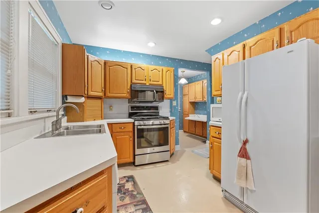 $415,000 | 4166 Cambridge Street, Kansas City, KS 66103