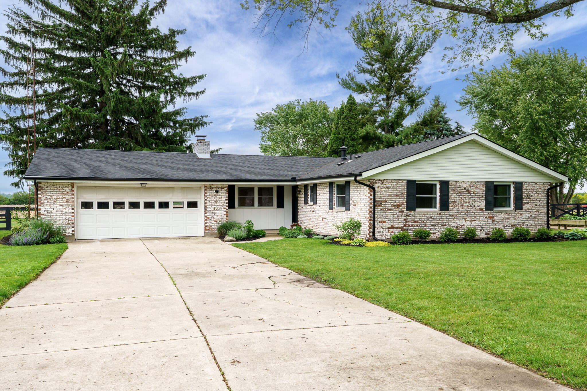 3300 Old Clifton Road Springfield, OH 45502 - Photo 2 of 48