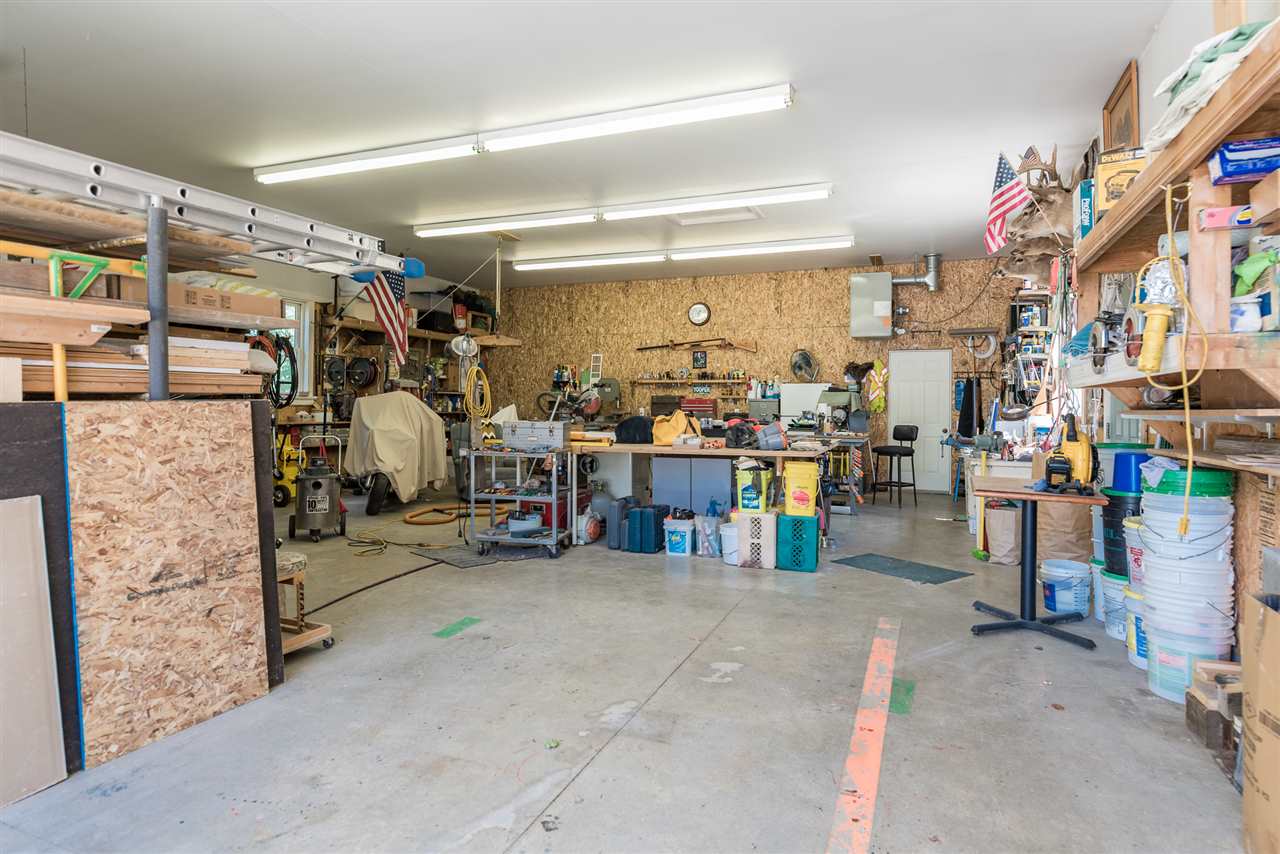 6019 Auburn Road Utica, MI 48317 - Photo 36 of 47 garage