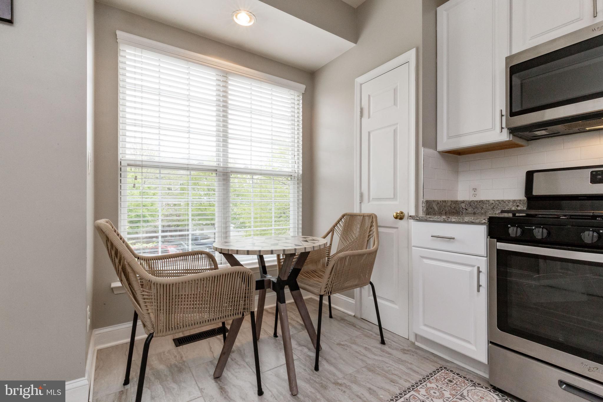 12189 Caithness Circle Bristow, VA 20136 - Photo 4 of 31