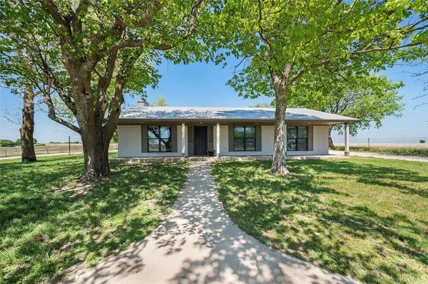 $465,000 | 3949 County Road 302, Muenster, TX 76252
