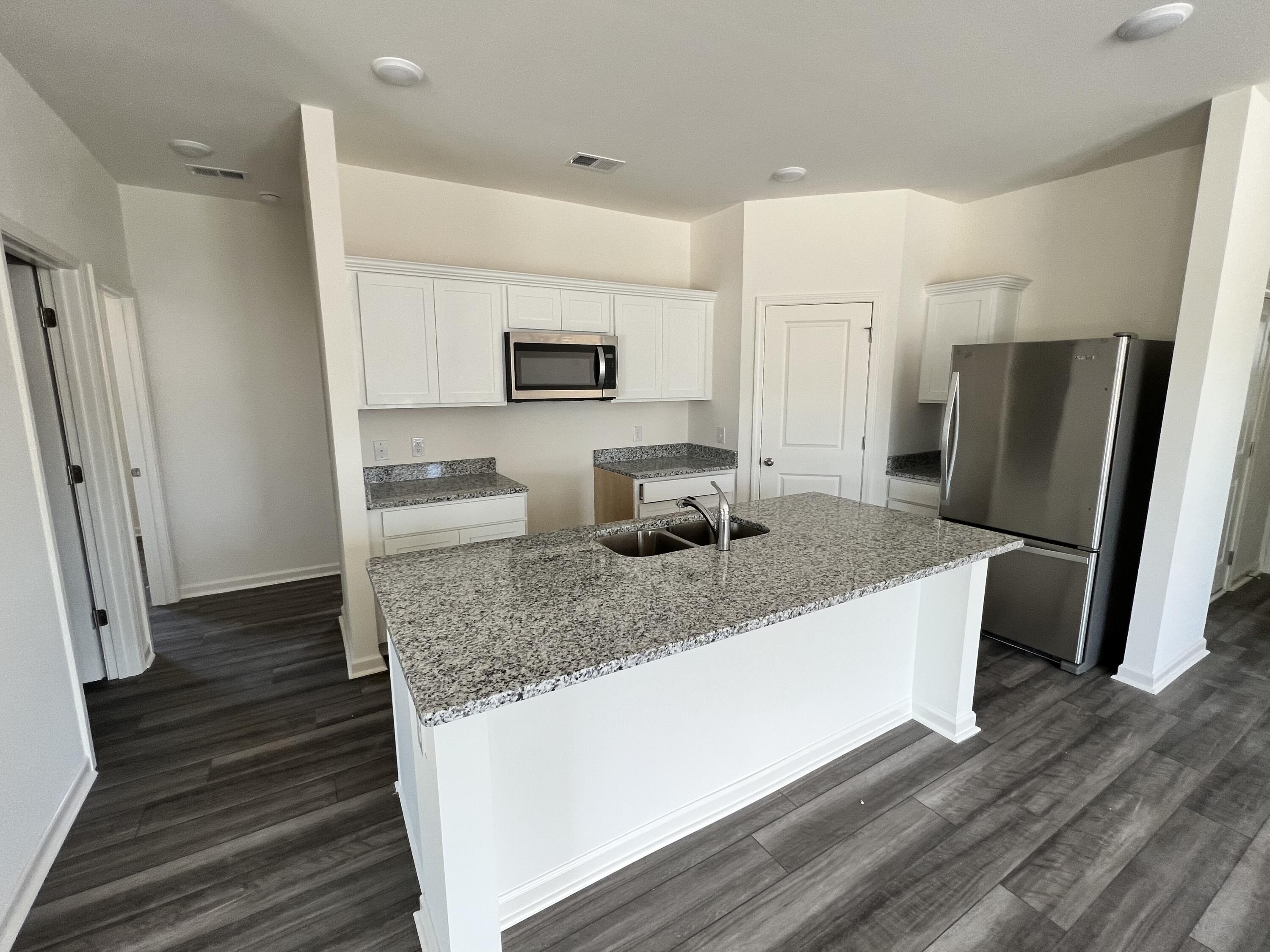 1020 Carriage Wood Circle Ridgeville, SC 29472 - Photo 4 of 11 3