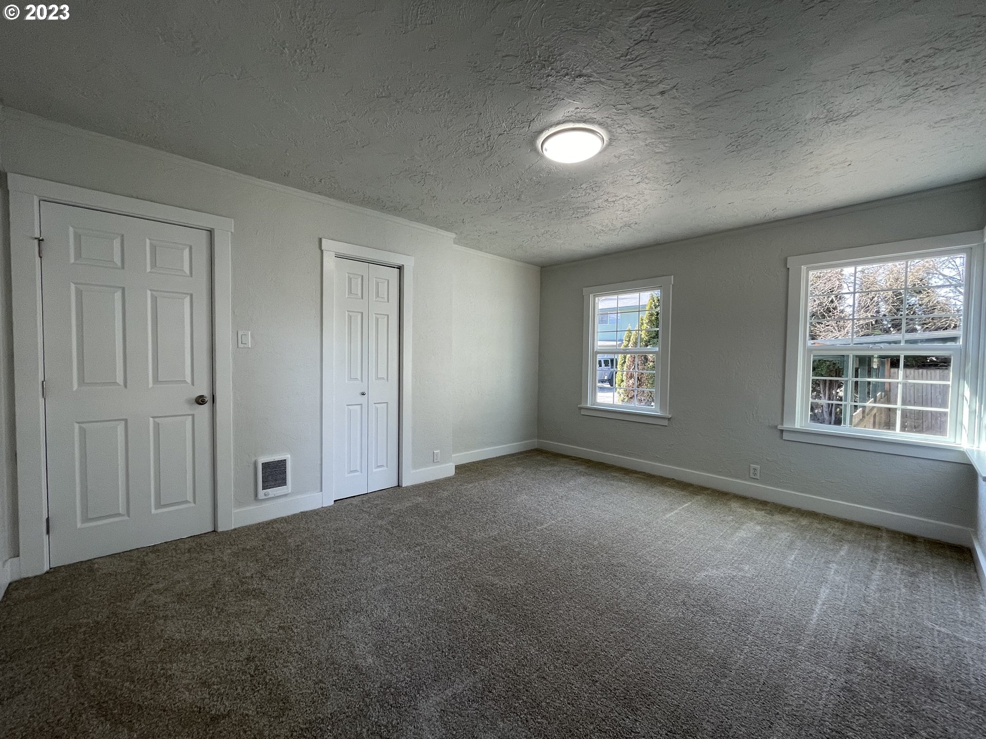 1670 River Road Eugene, OR 97404 - Photo 19 of 32 Bedroom