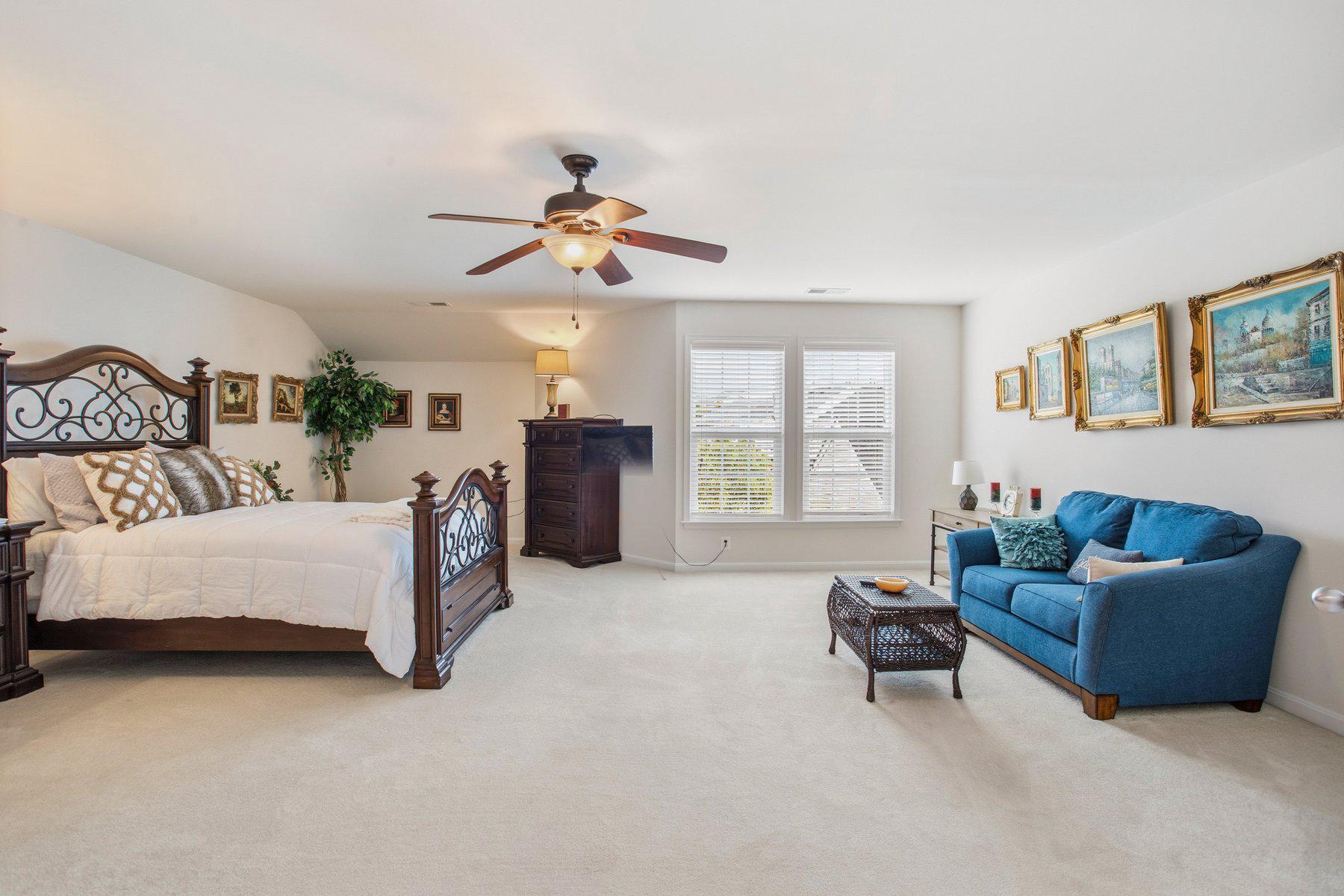 19466 Front Street Leesburg, VA 20176 - Photo 26 of 34 Beddroom suite #4 @ upper level