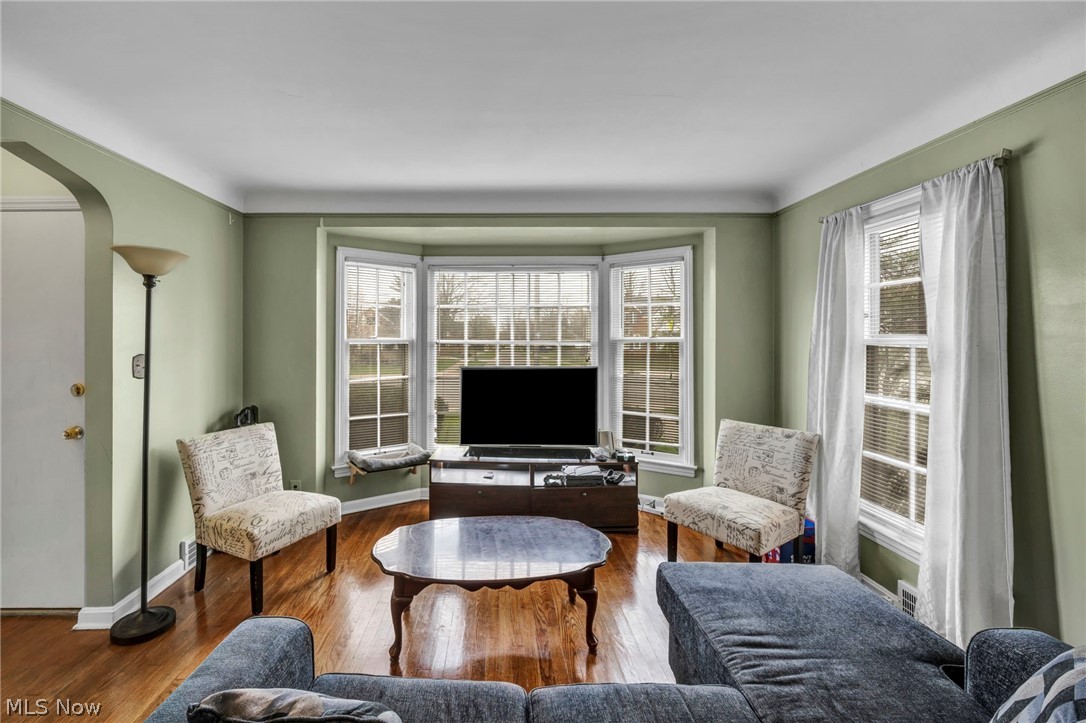 13570 Cedar Road Cleveland, OH 44118 - Photo 4 of 50
