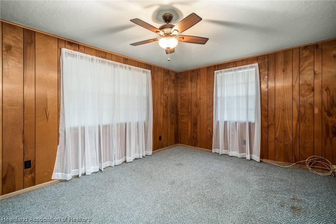 1221 Forest Road Sebring, FL 33872 - Photo 20 of 31 a view of an empty room with a window