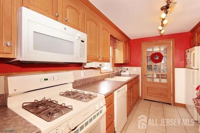 $3,500 | 2 Mohawk Drive, Cranford, NJ 07016