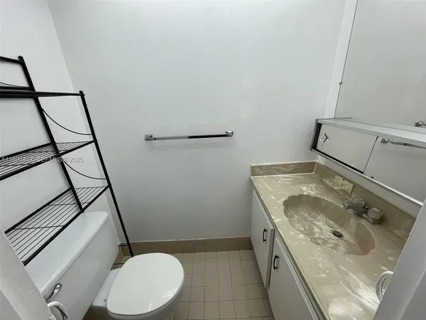 $1,600 | 1810 Southwest 81st Avenue, Unit 2401, North Lauderdale, FL 33068