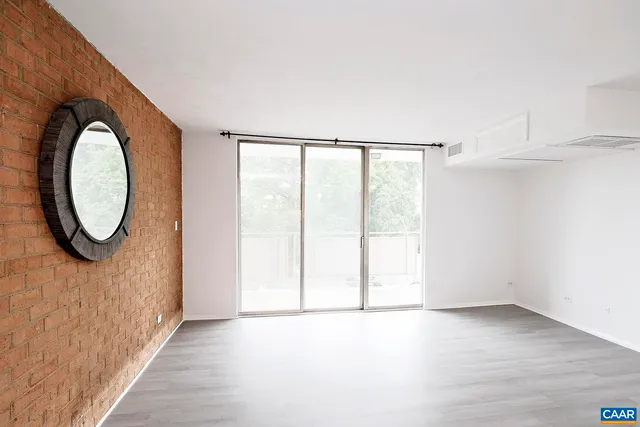 $1,650 | 1800 Jefferson Park Avenue, Unit 302, Charlottesville, VA 22903