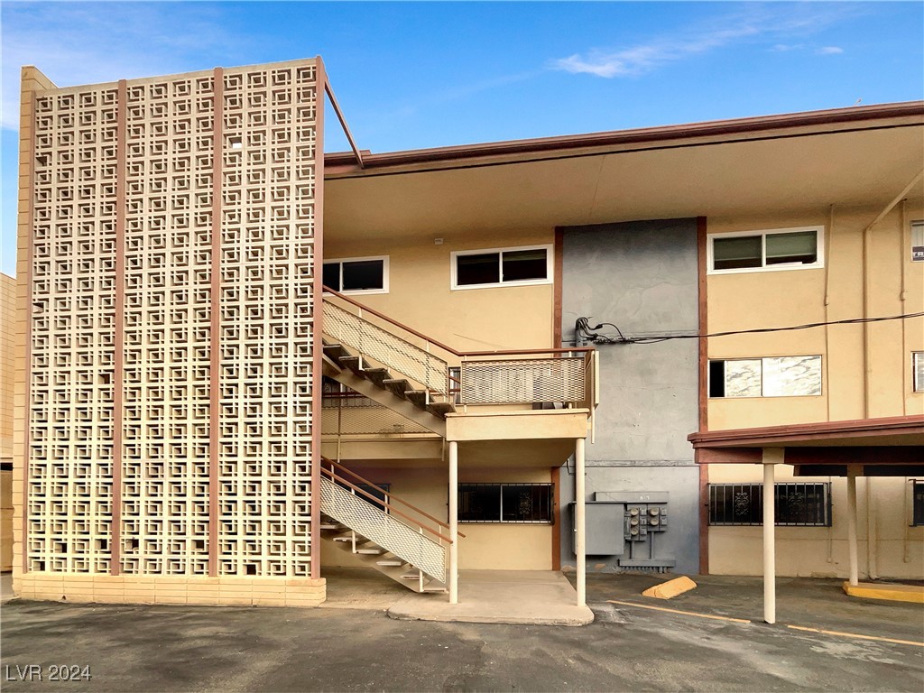 356 East Desert Inn Road, Unit 109 Las Vegas, NV 89109 - Photo 1 of 29 Gallery Image 1