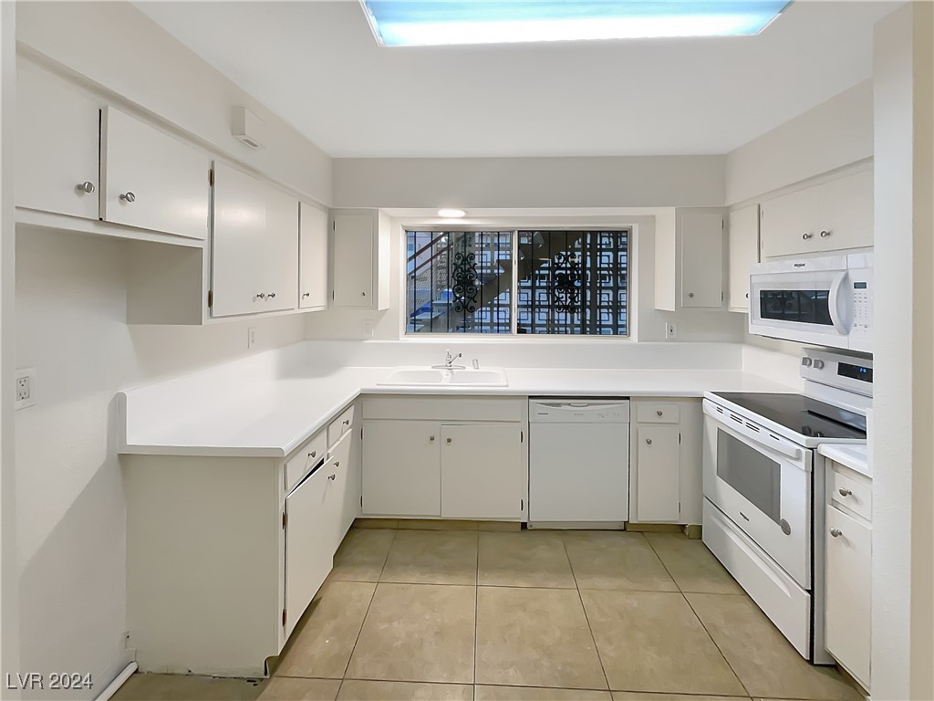 356 East Desert Inn Road, Unit 109 Las Vegas, NV 89109 - Photo 11 of 29 Gallery Image 11
