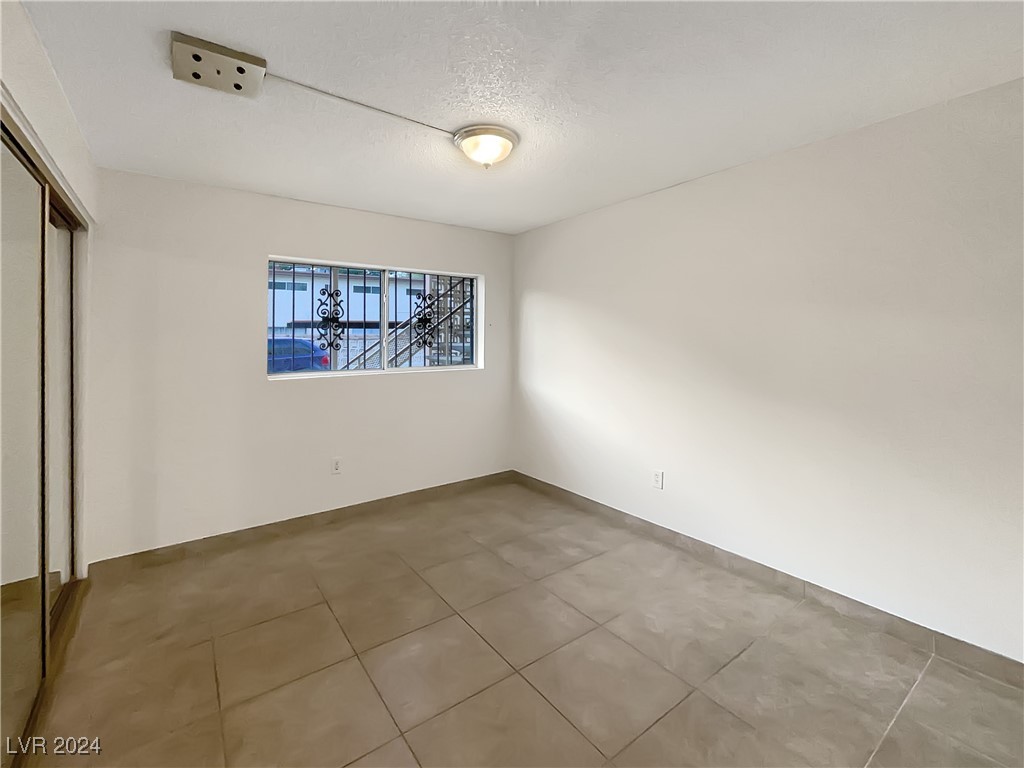 356 East Desert Inn Road, Unit 109 Las Vegas, NV 89109 - Photo 13 of 29 Gallery Image 13