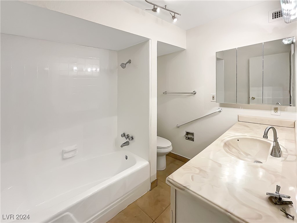 356 East Desert Inn Road, Unit 109 Las Vegas, NV 89109 - Photo 16 of 29 Gallery Image 16