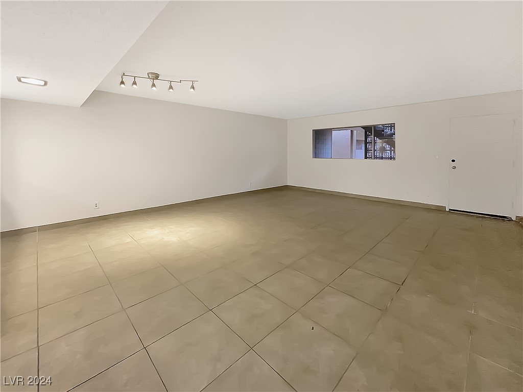 356 East Desert Inn Road, Unit 109 Las Vegas, NV 89109 - Photo 25 of 29 Gallery Image 25