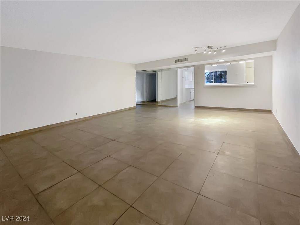 356 East Desert Inn Road, Unit 109 Las Vegas, NV 89109 - Photo 3 of 29 Gallery Image 3