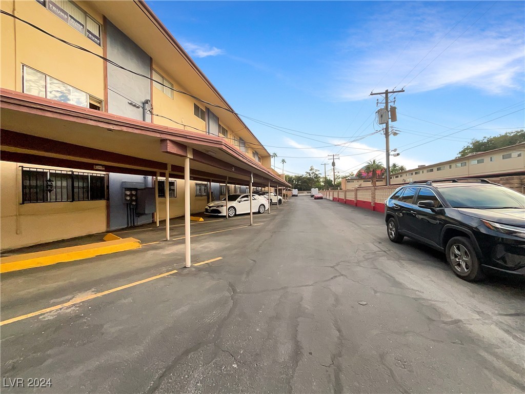 356 East Desert Inn Road, Unit 109 Las Vegas, NV 89109 - Photo 9 of 29 Gallery Image 9