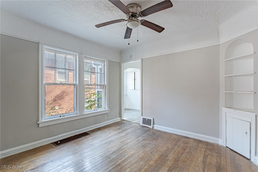 3496 East Scarborough Road Cleveland, OH 44118 - Photo 8 of 28