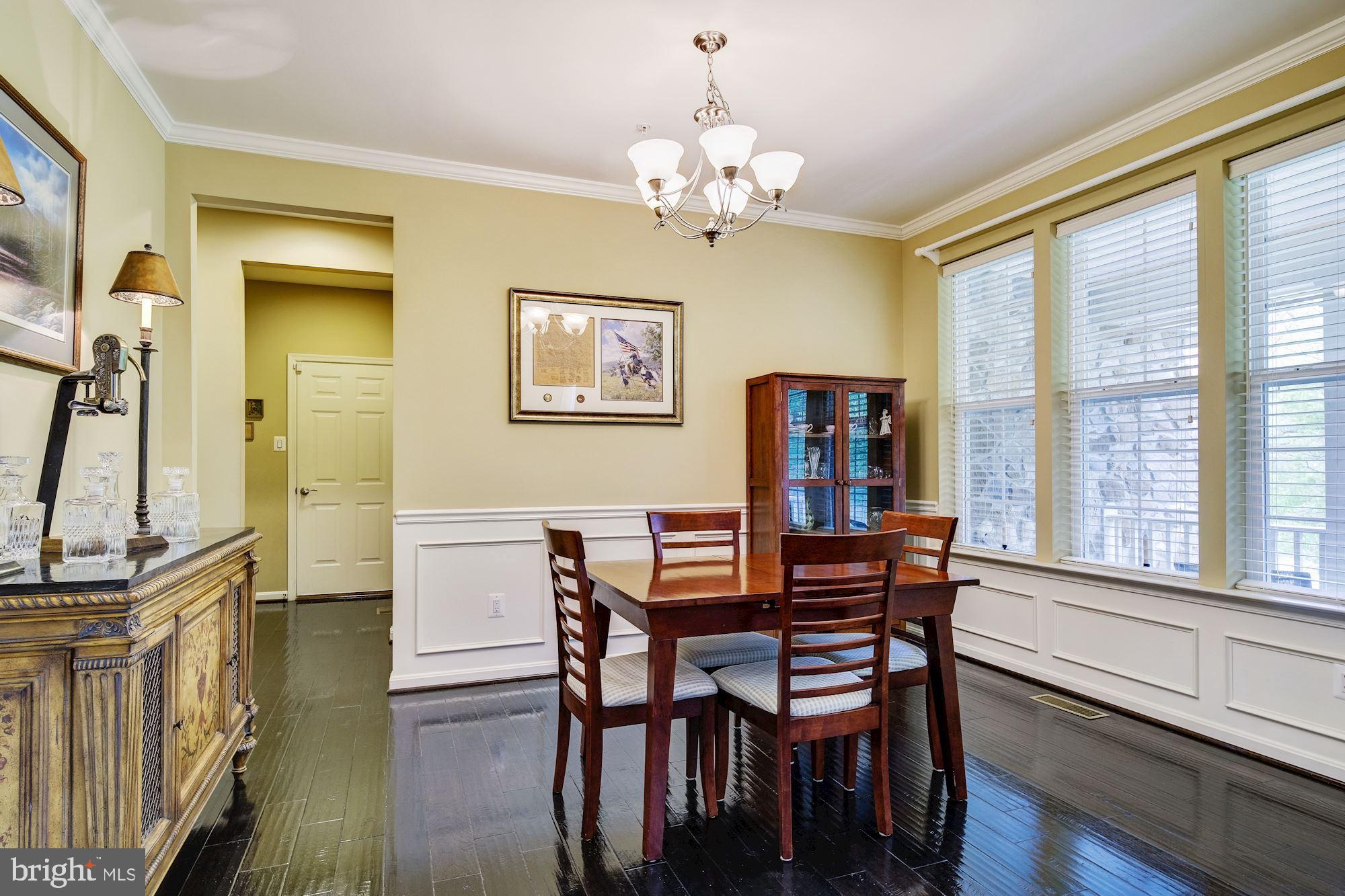 Dining Room | Crown Molding