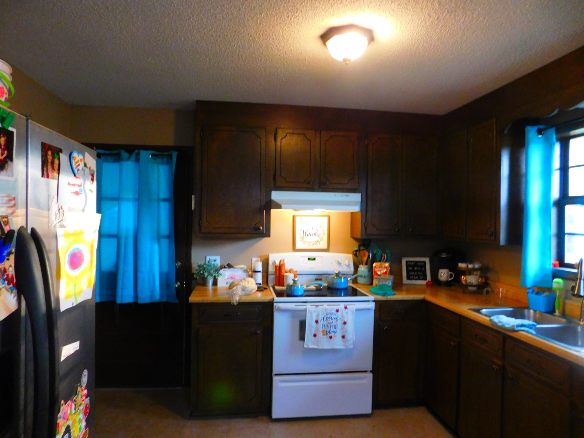 63 Blessing Road Lawrenceburg, TN 38464 - Photo 3 of 31 a kitchen with lots of counter top space