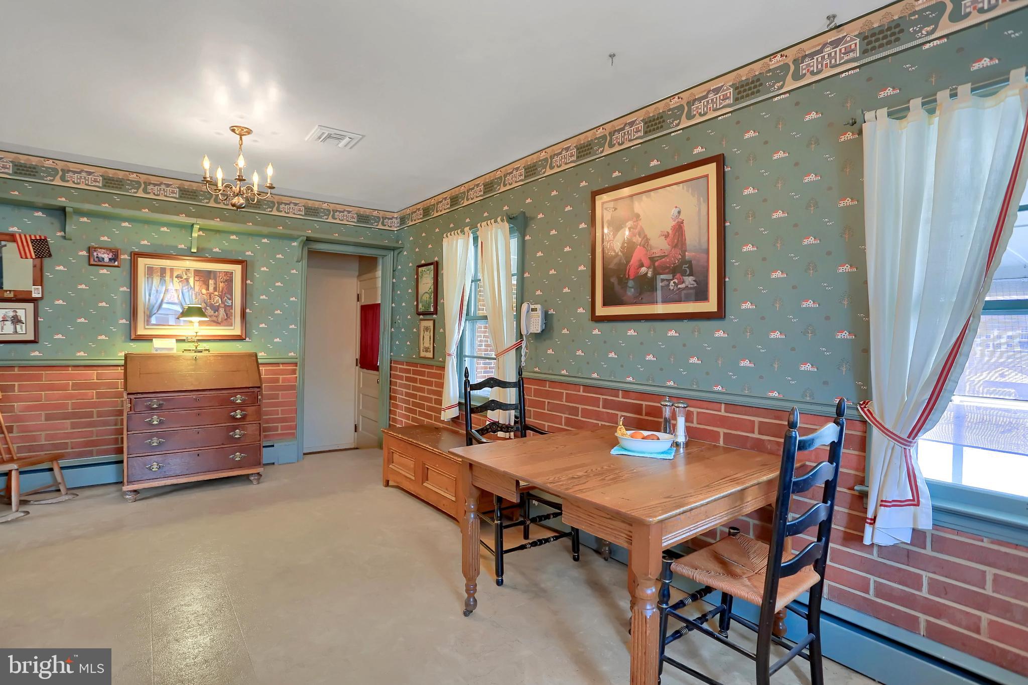 51 West Hoke Street Spring Grove, PA 17362 - Photo 11 of 41 Gallery Image 11