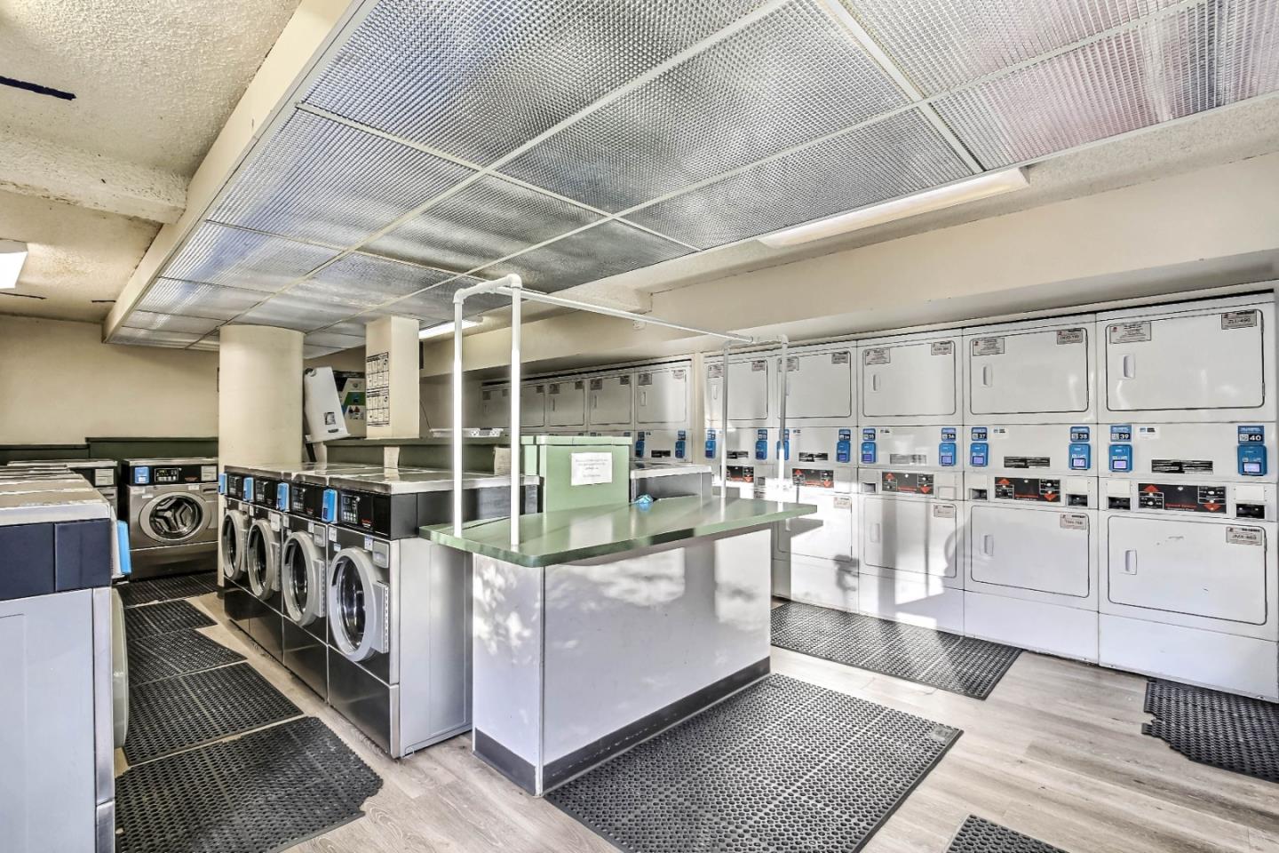 500 West Middlefield Road, Unit 108 Mountain View, CA 94043 - Photo 10 of 17 Gallery Image 10