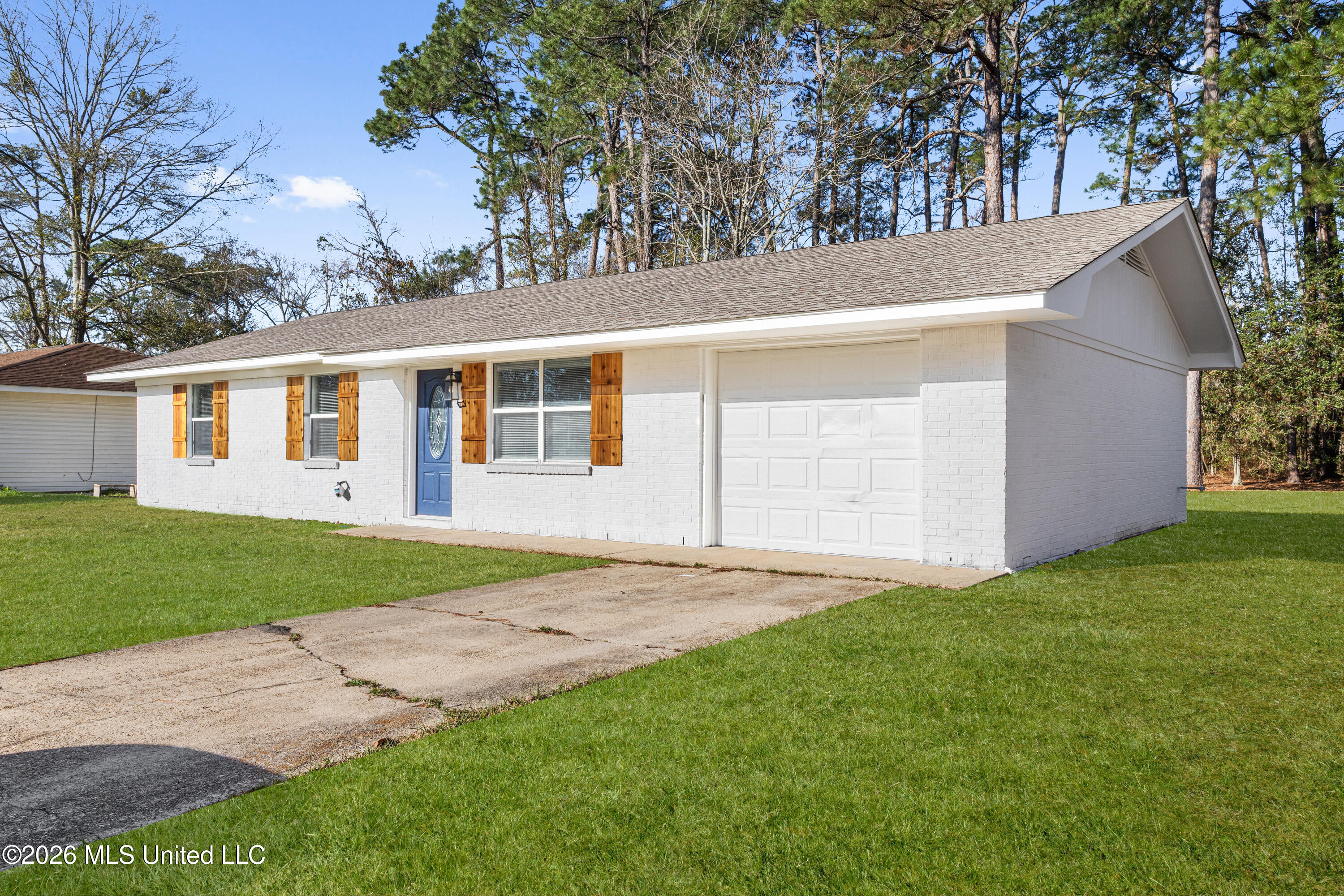 6517 Lancaster Boulevard Ocean Springs, MS 39564 - Photo 3 of 20 0003