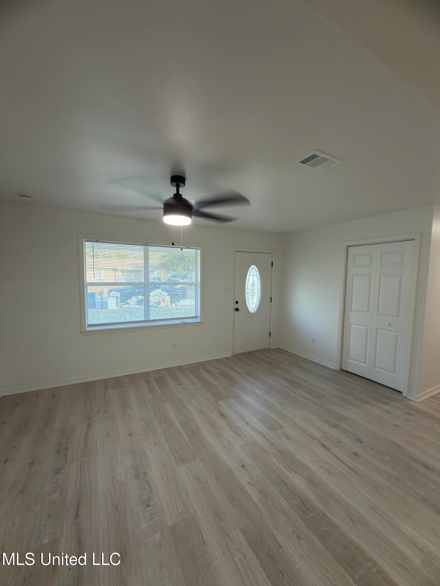 6517 Lancaster Boulevard Ocean Springs, MS 39564 - Photo 3 of 8 IMG_1260