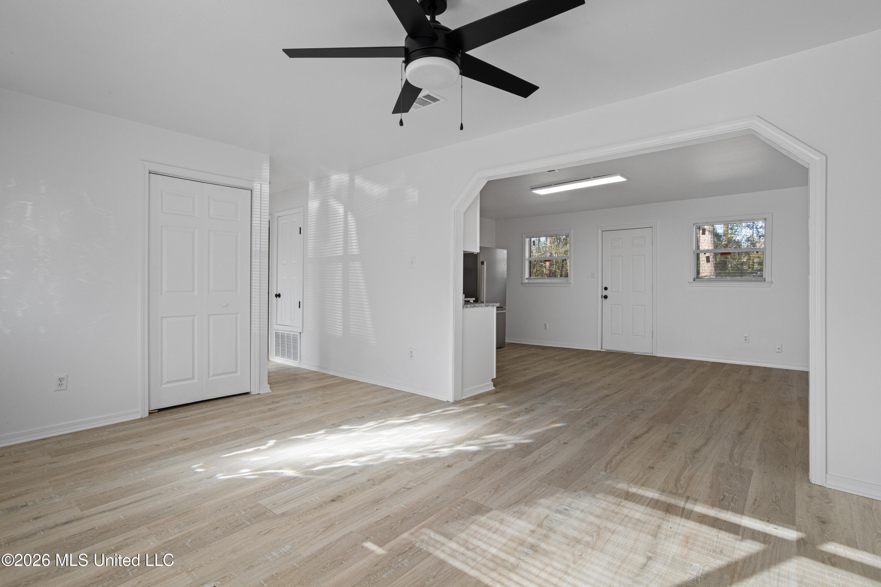 6517 Lancaster Boulevard Ocean Springs, MS 39564 - Photo 5 of 20 0005