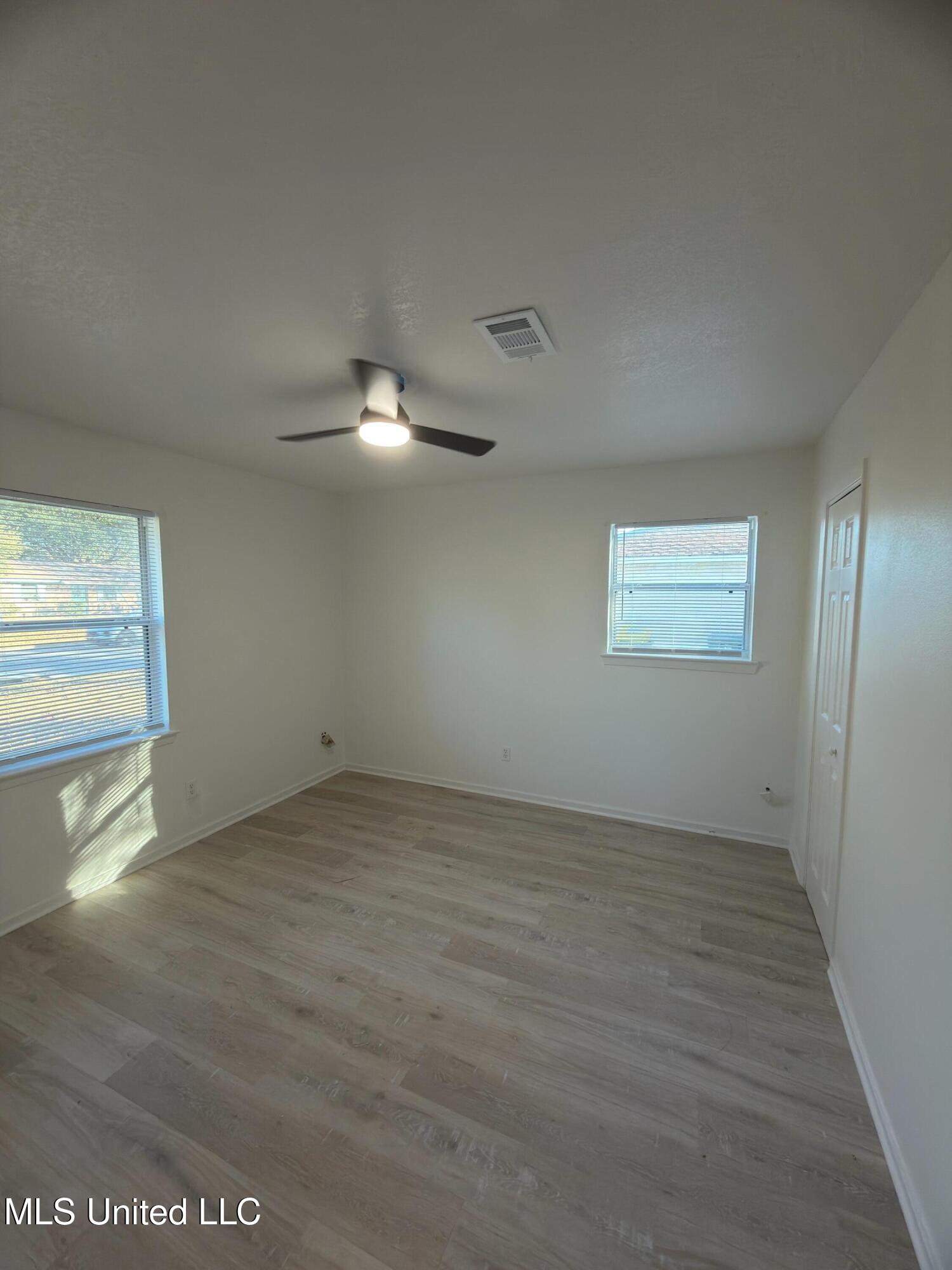 6517 Lancaster Boulevard Ocean Springs, MS 39564 - Photo 6 of 8 IMG_1096