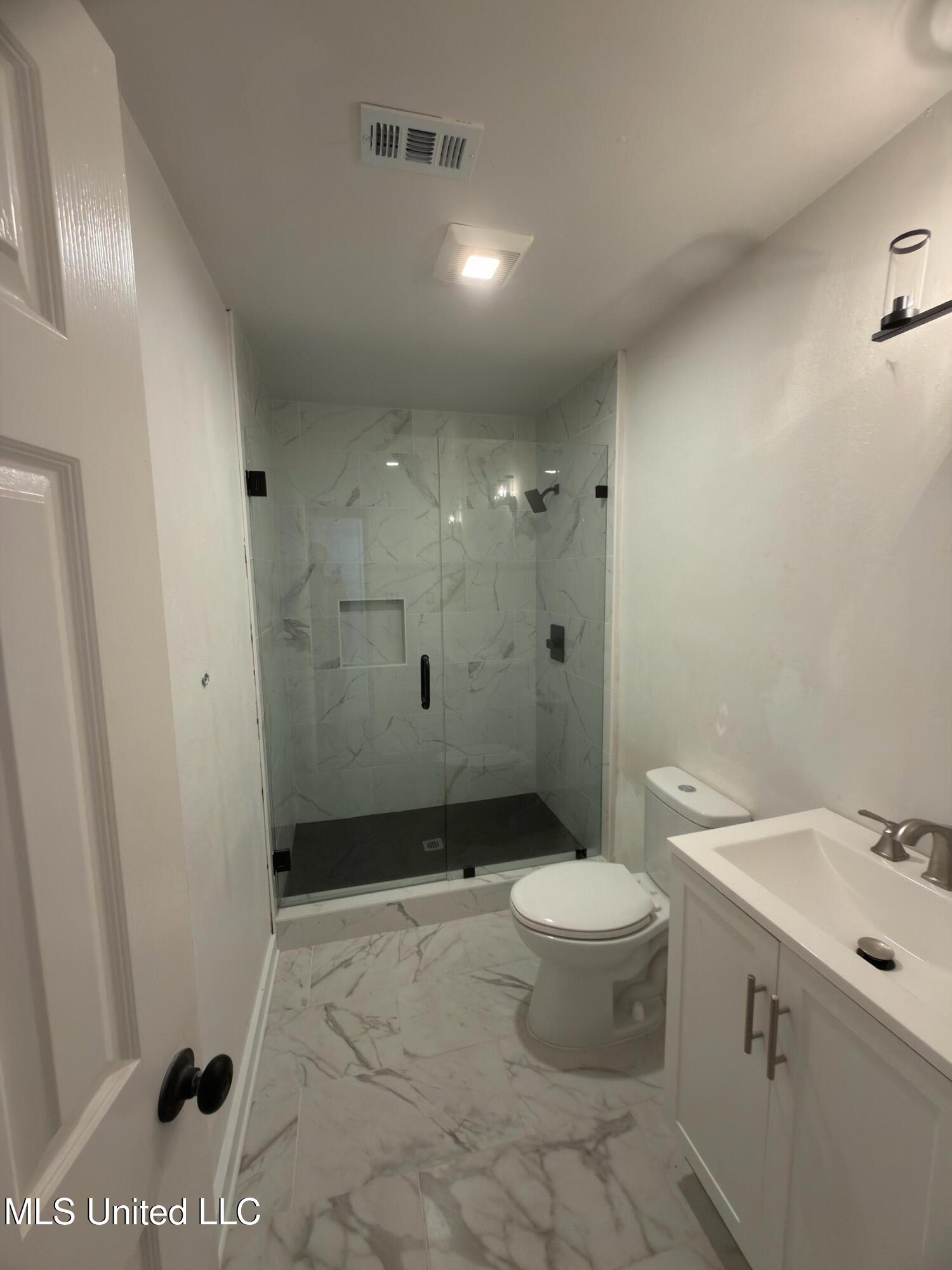 6517 Lancaster Boulevard Ocean Springs, MS 39564 - Photo 7 of 8 IMG_1255