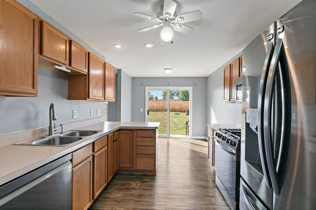 $349,900 | 220 West Ashton Drive, Maple Park, IL 60151