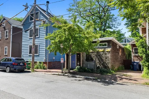 $1,300,000 | 410 Franklin Street, Cambridge, MA 02139