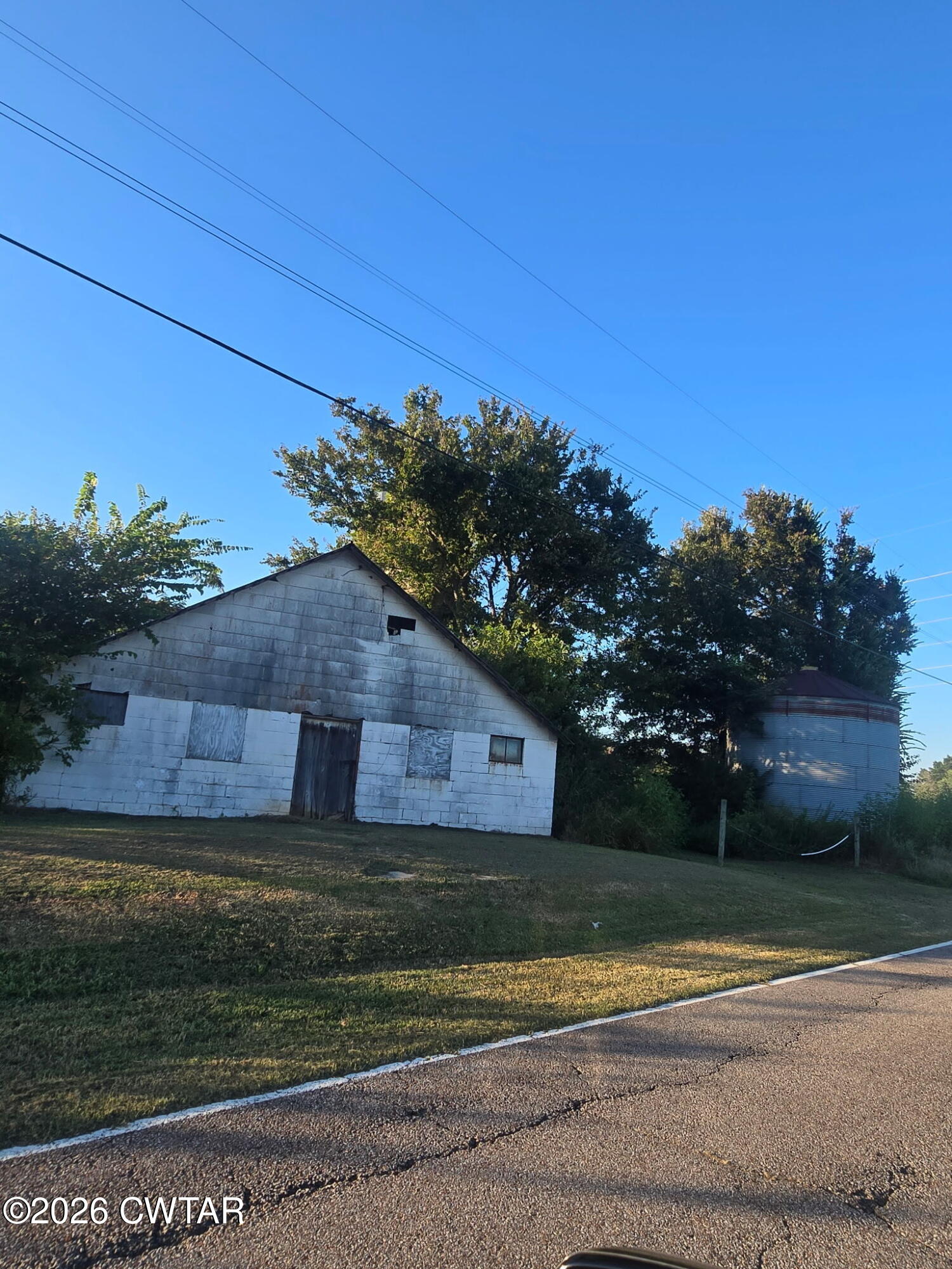 353 Cotton Grove Road Jackson, TN 38305 - Photo 5 of 9 20260818_184737